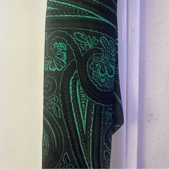 DiBanGu Green Paisley Men’s vest and neck tie set. - Picture 7 of 9
